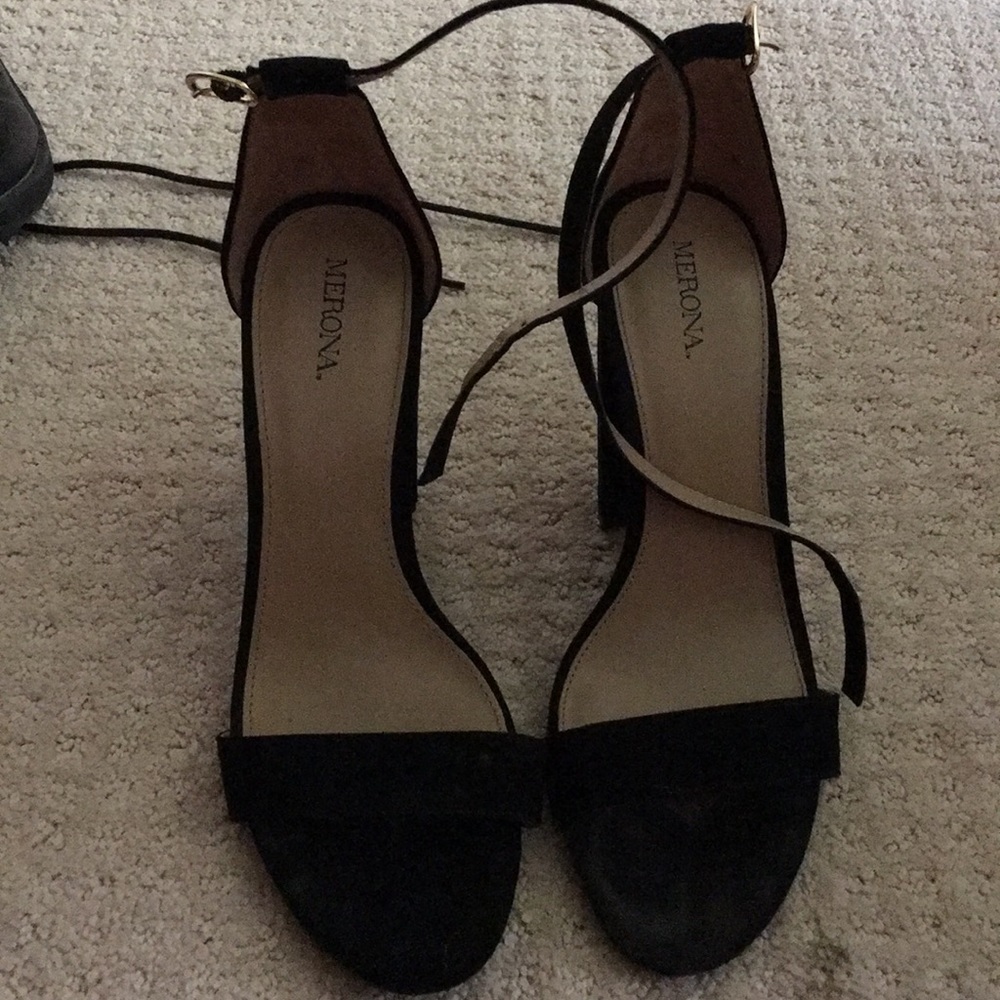Black strappy heals